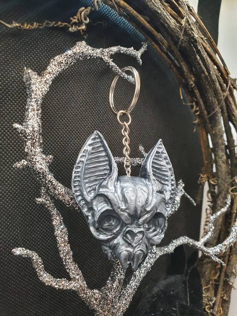 Bat Skull fridge Magnet, Resin Skull Keyring, Black & Silver/Gold, Gothic Magnet, Black Resin Skull UK,Gothic Gift, Cute Gift, Vampire Fang
